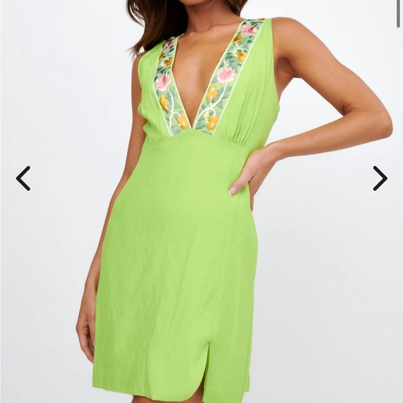 Selfie Leslie Indikah Cozumel V-Neck Embroidered Mini Dress Lime - Picture 1 of 8